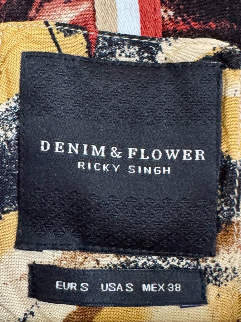 Denim & Flower Ricky Singh Men's Floral Hawaiian Shirt Beach Button Up Size S - Picture 3 of 3